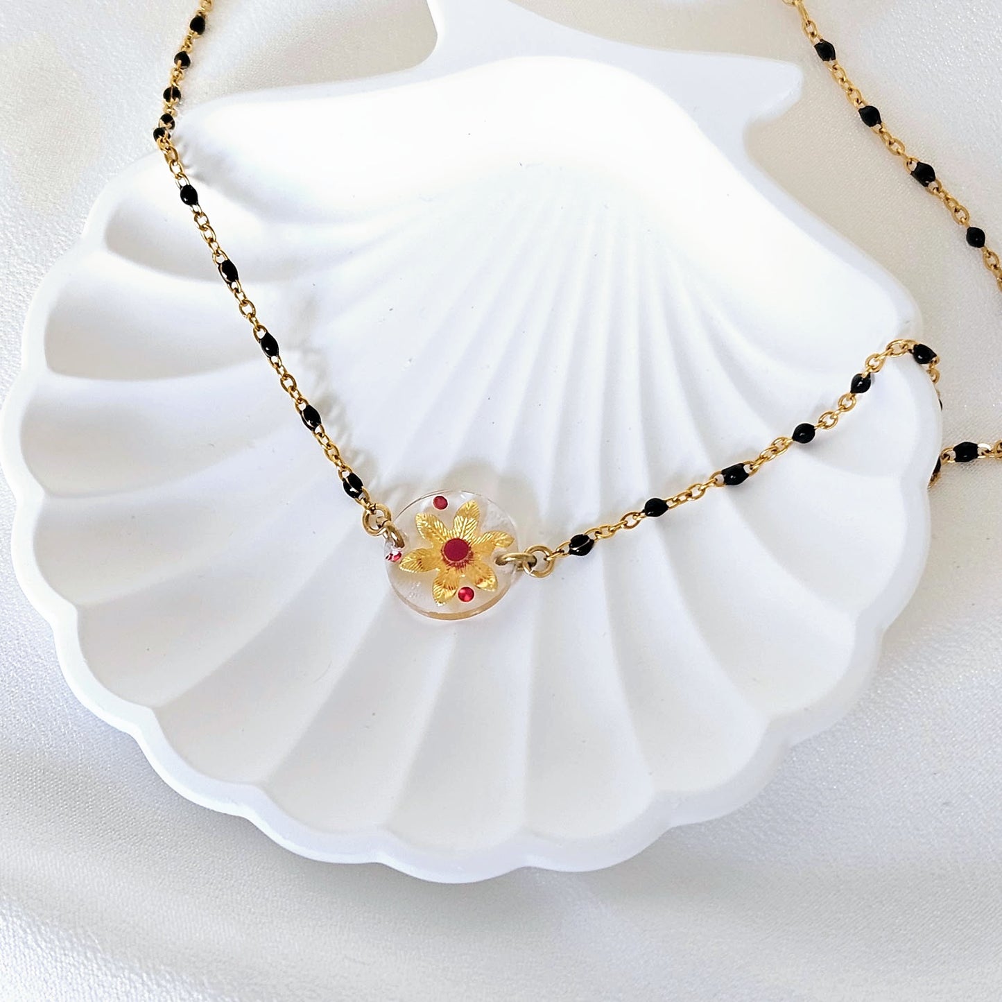 Collier Lorna